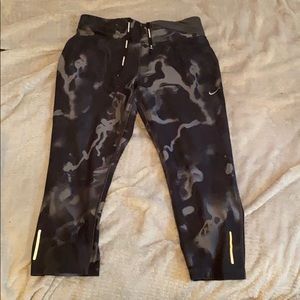 Nike drifit capris
